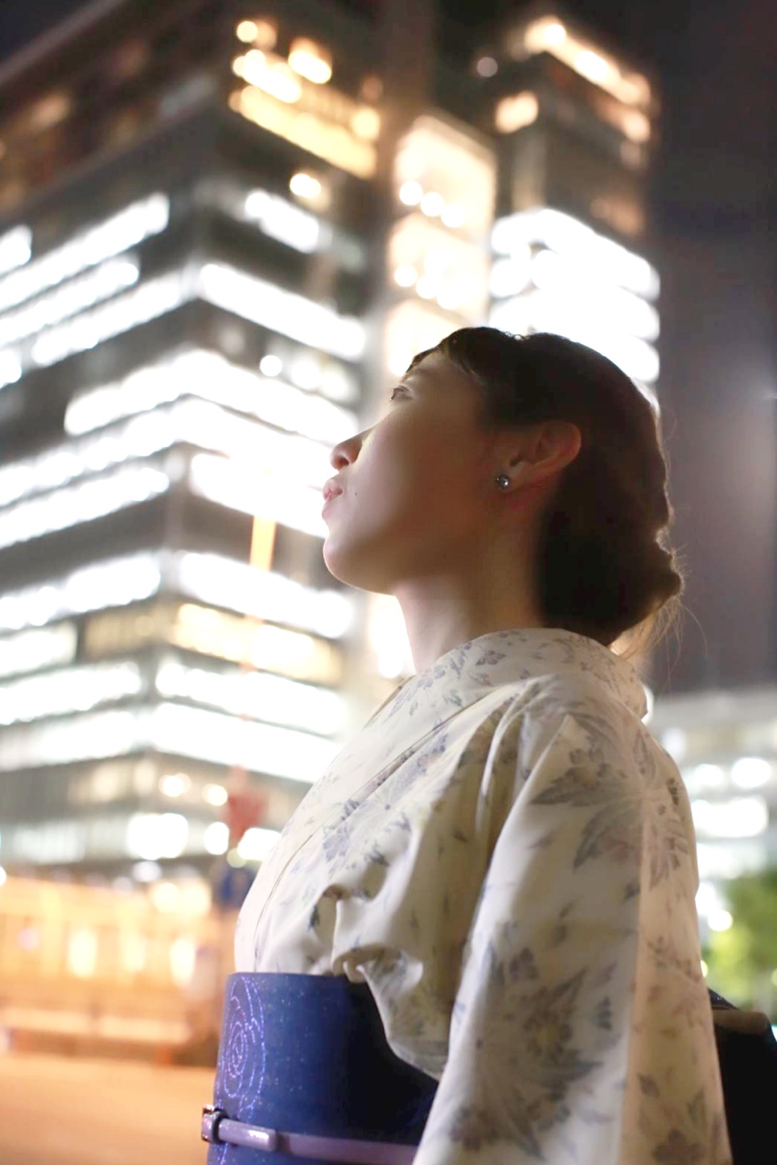 着物を着た女性