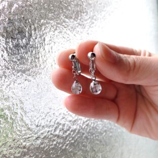 白大島＊ピアス/イヤリング(球小)