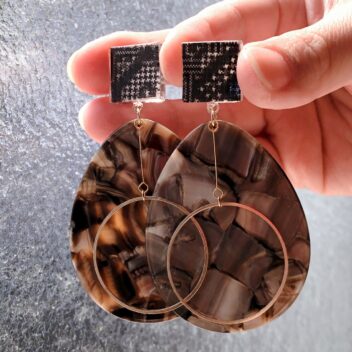 泥大島＊ピアス/イヤリング(たまご型焦茶)